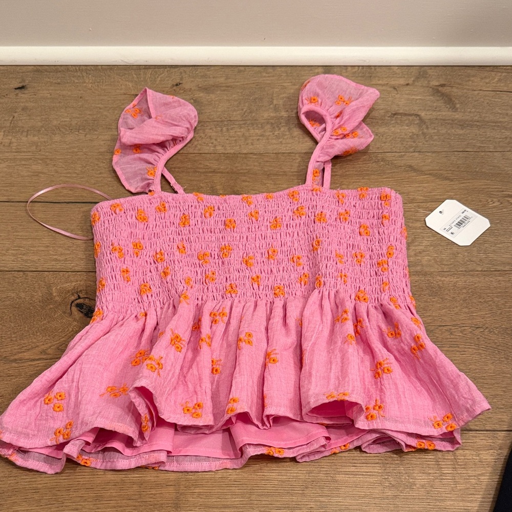 altard state pink top with orange flowers